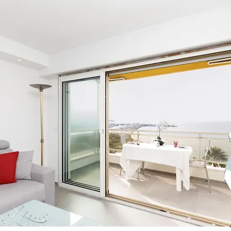 Apartment On La Croisette - 2 Beds 2 Baths