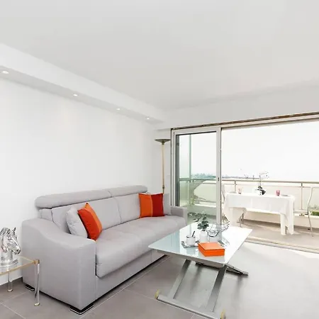 On La Croisette - 2 Beds 2 Baths Apartment